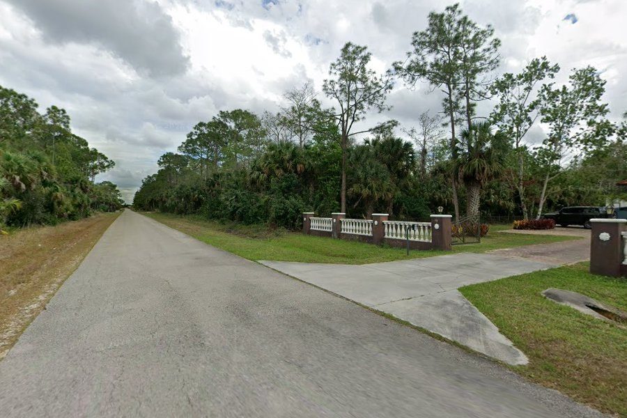 Street view exterior, angle 120°